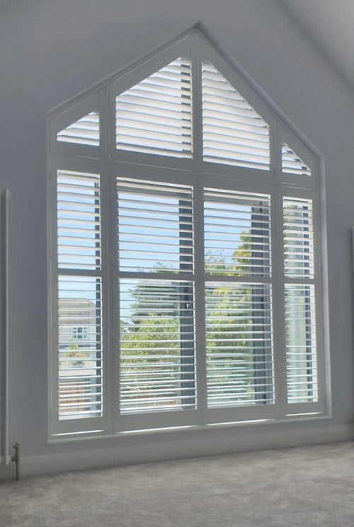 Made-to-measure Solid Panel shutters for classic interiors